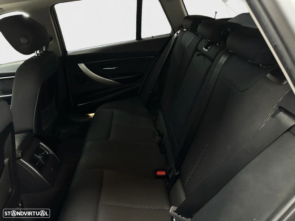 BMW 320 d Touring Auto Exclusive - 8