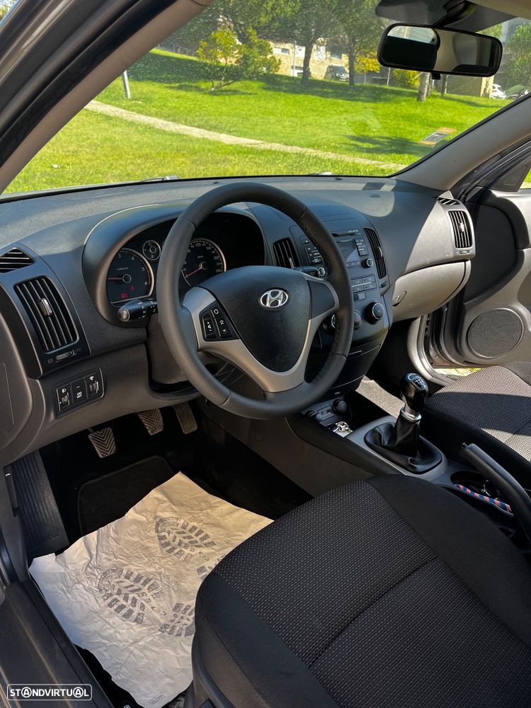 Hyundai i30 1.6 CRDI Blue Comfort CPF - 24