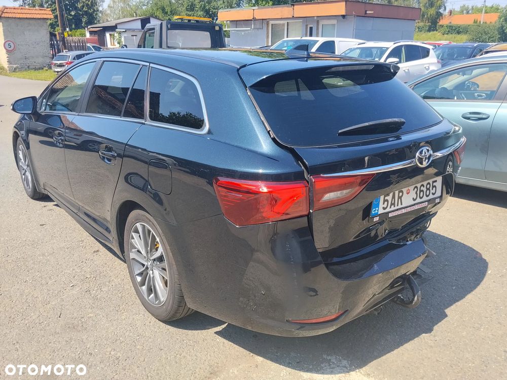Toyota Avensis 2.0 D-4D Premium - 4