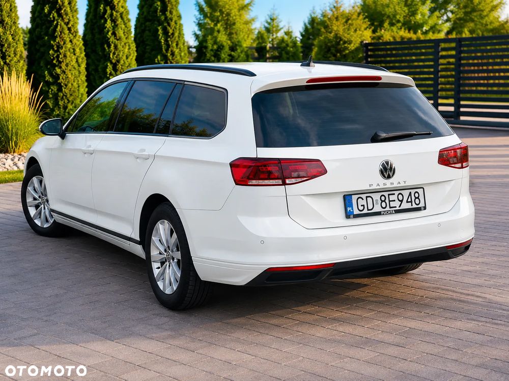 Volkswagen Passat - 4