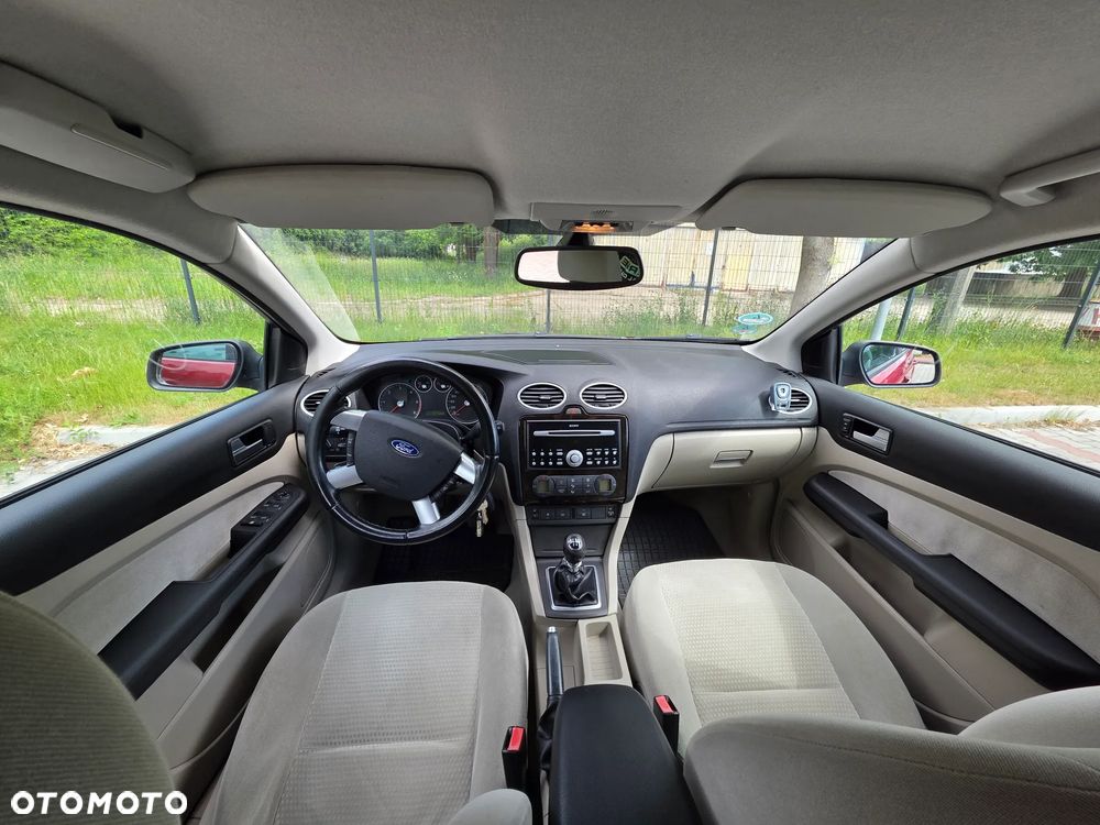 Ford Focus 2.0 TDCi Ghia - 8