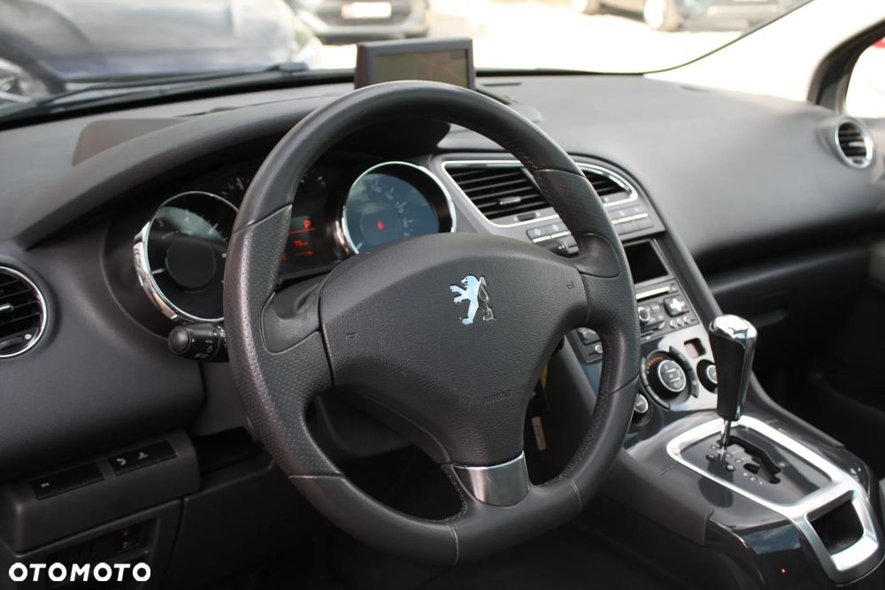 Peugeot 5008 155 THP Automatik Allure - 19