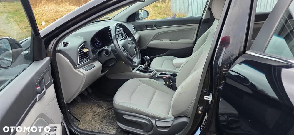 Hyundai Elantra - 7