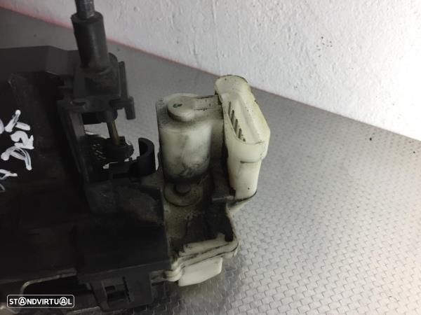 Fecho Porta Frente Dto Fiat Doblo Veículo Multiuso (119_, 223_) - 3