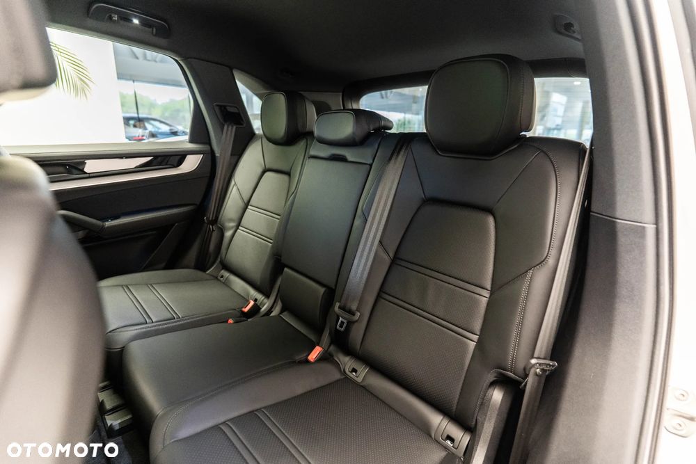 Porsche Cayenne - 12