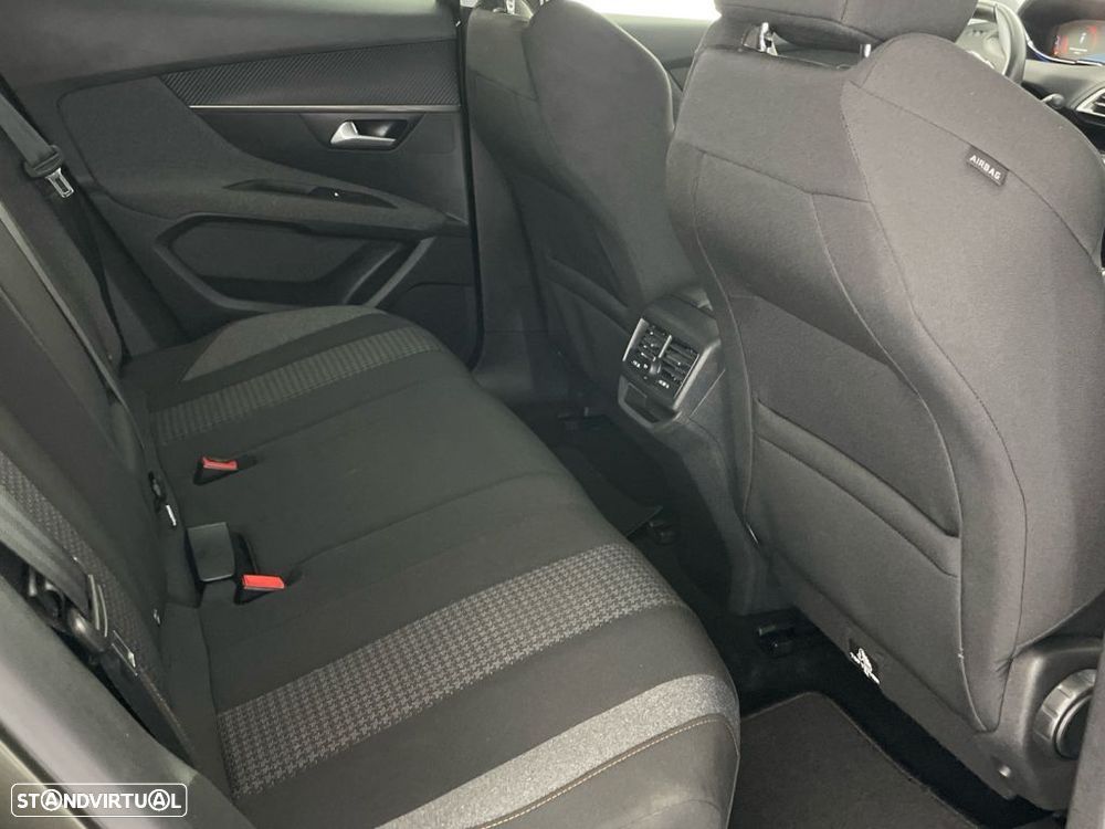 Peugeot 3008 1.5 BlueHDi Active - 24