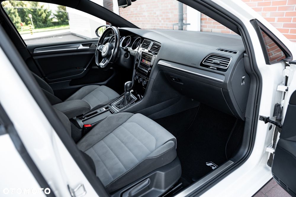 Volkswagen Golf 1.4 TSI BlueMotion Technology DSG Lounge - 23