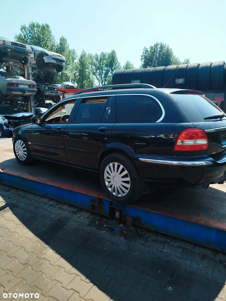 Jaguar na części. - 9