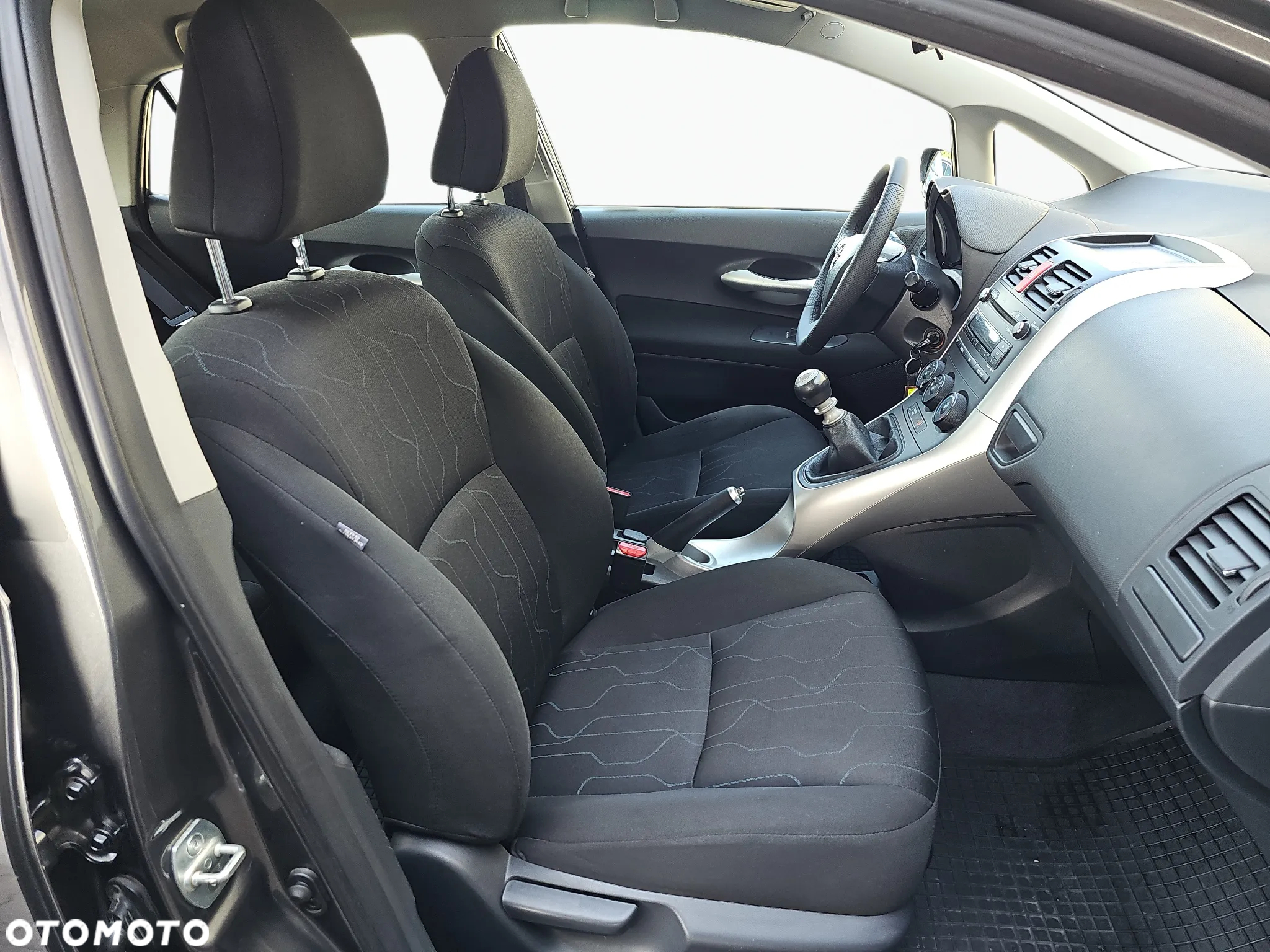 Toyota Auris 1.33 VVT-i Life Comfort - 17