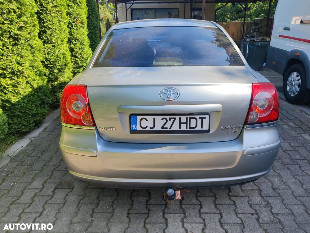 Toyota Avensis 2.0 D-4D Executive - 3