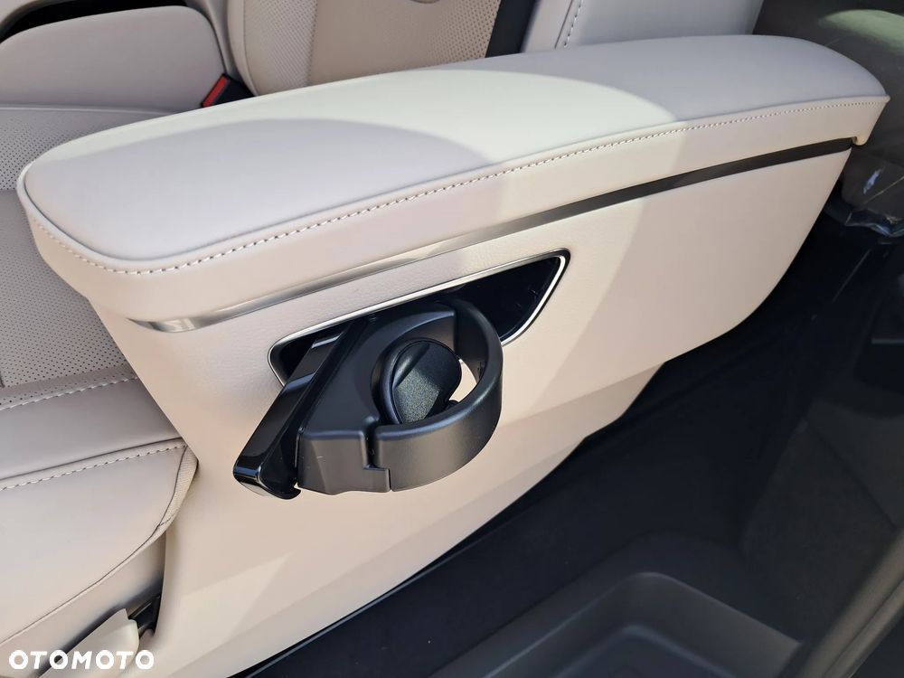 Mercedes-Benz Klasa V 300 d 4-Matic 9G-Tronic Exclusive (ekstra d³) - 16