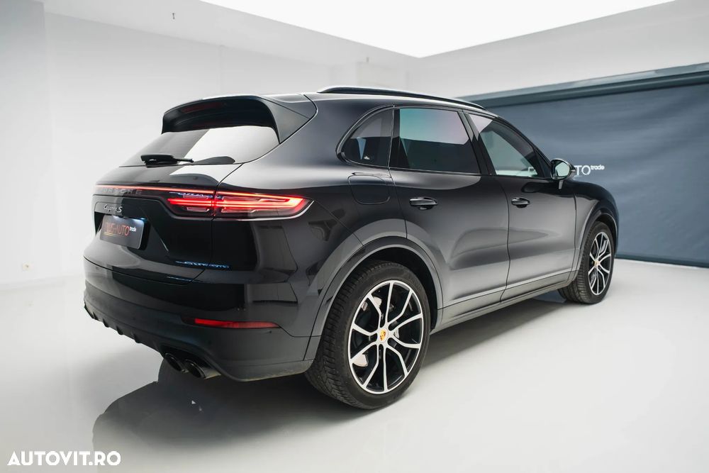 Porsche Cayenne S - 3