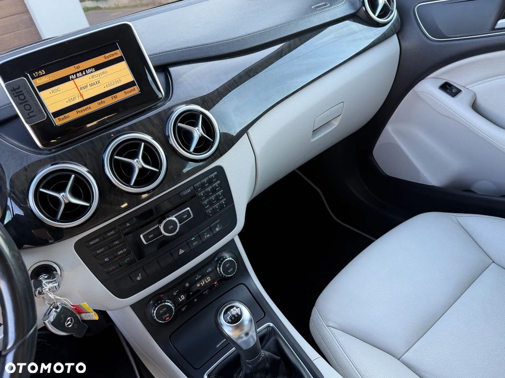 Mercedes-Benz Klasa B 200 CDI (BlueEFFICIENCY) - 16