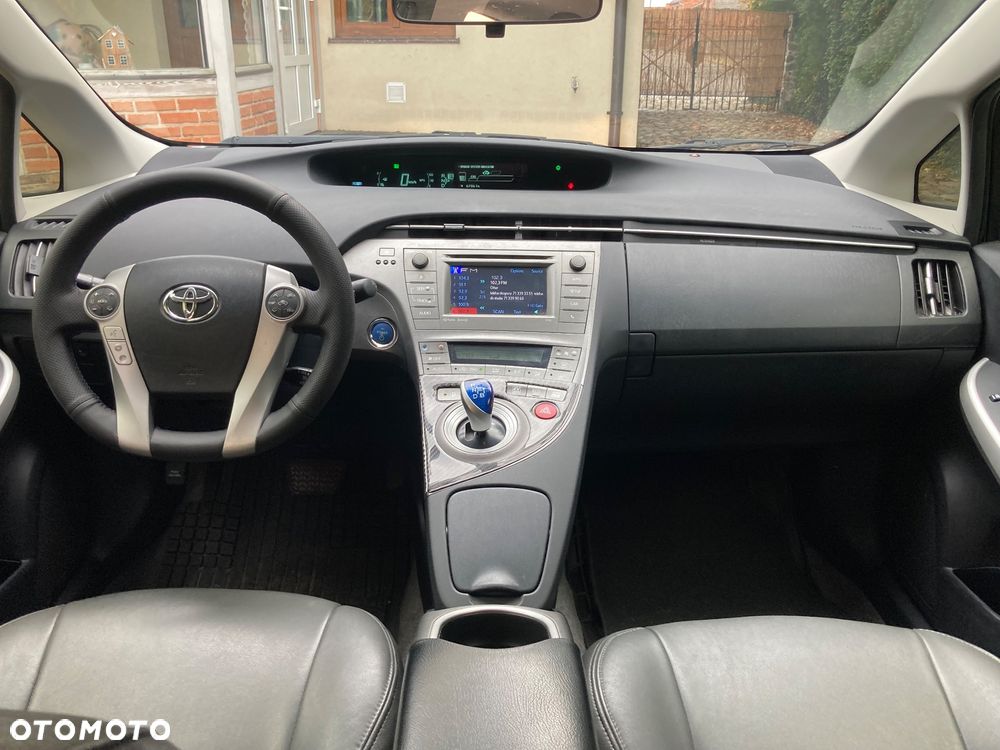 Toyota Prius Hybrid - 9