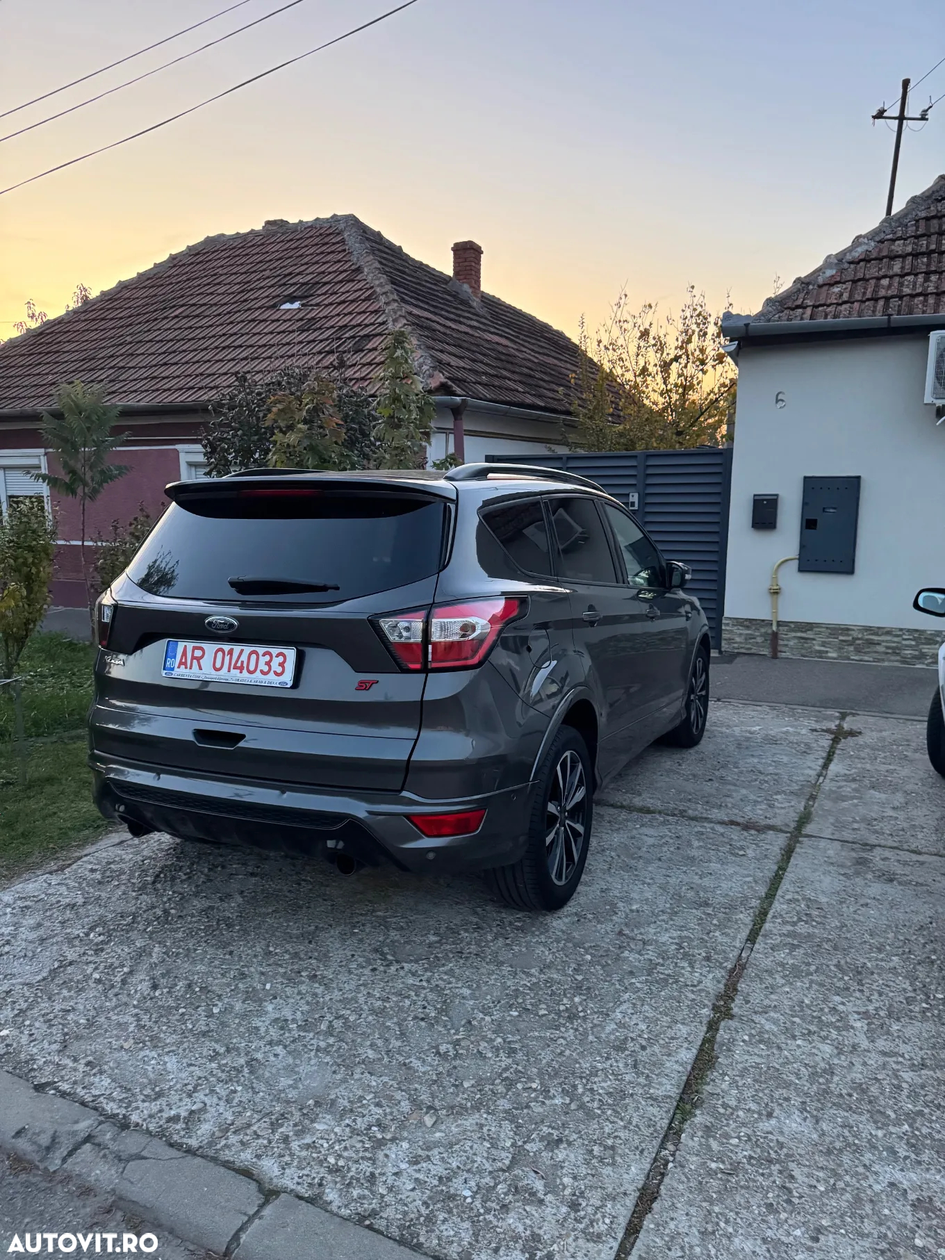 Ford Kuga 1.5 EcoBoost 2x4 ST-Line - 8