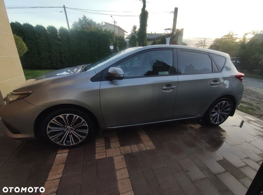 Toyota Auris 1.33 VVT-i Active - 4
