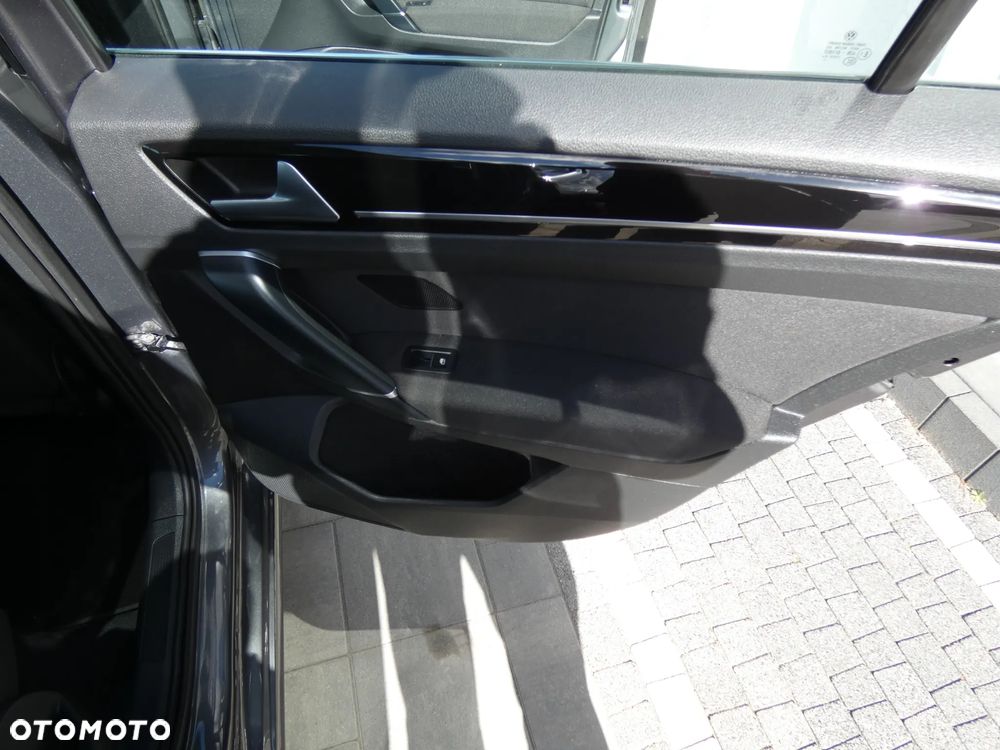 Volkswagen Golf Sportsvan 1.4 TSI (BlueMotion Technology) DSG Sound - 34