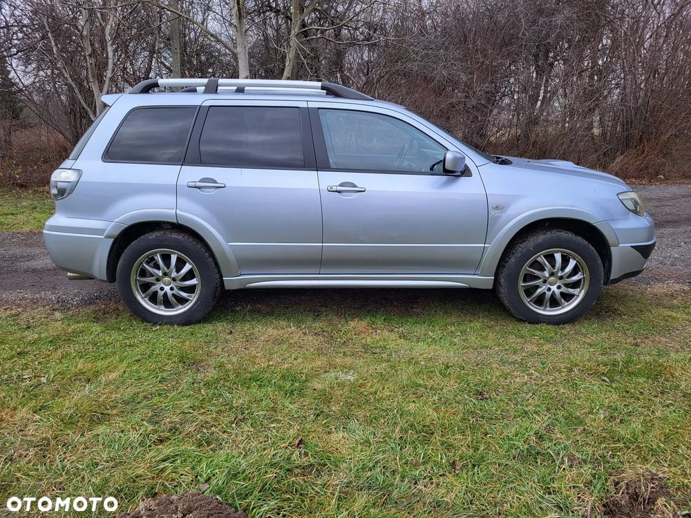 Mitsubishi Outlander 2.0 Turbo - 14