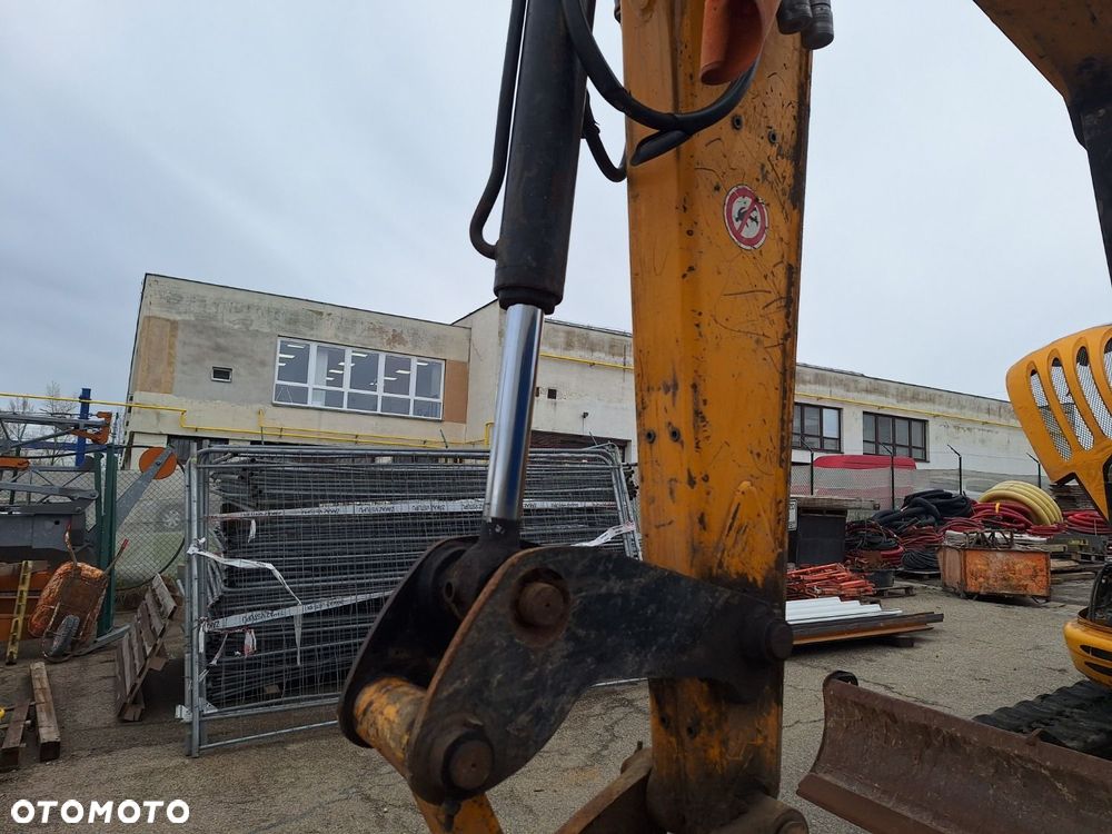 JCB 8085 Zts - 22