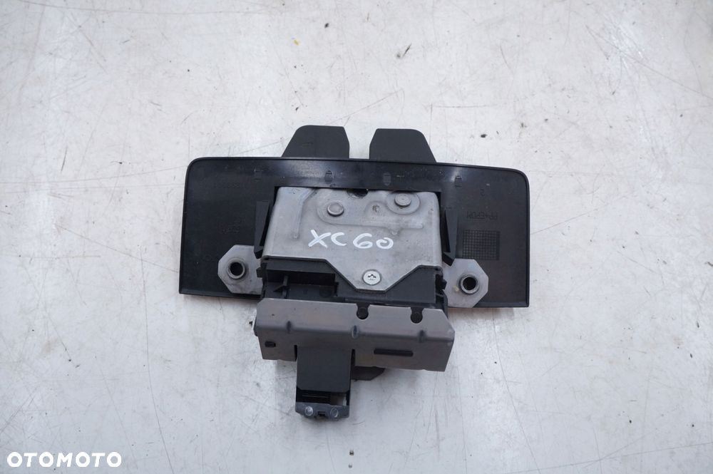 osłona zamek nakładka zamka klapy bagażnika tył 31299891 volvo xc60 - 1