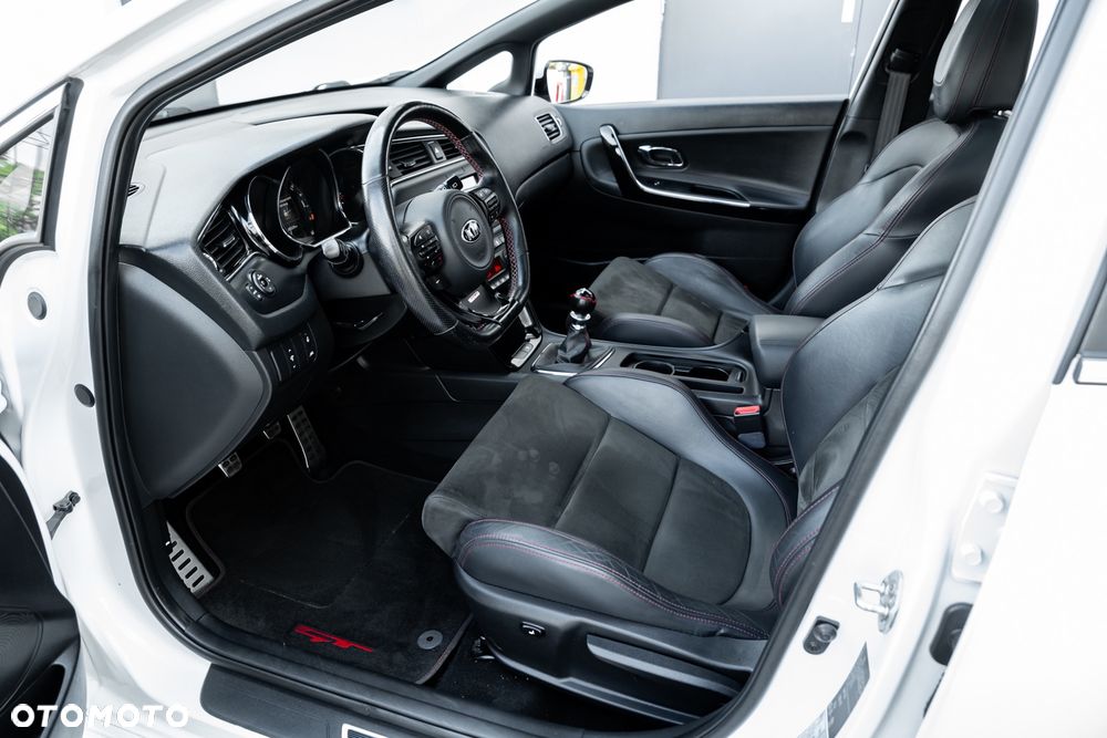 Kia Ceed 1.6 T-GDI GT - 18