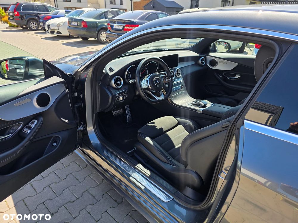 Mercedes-Benz Klasa C 200 4Matic 9G-TRONIC AMG Line - 6