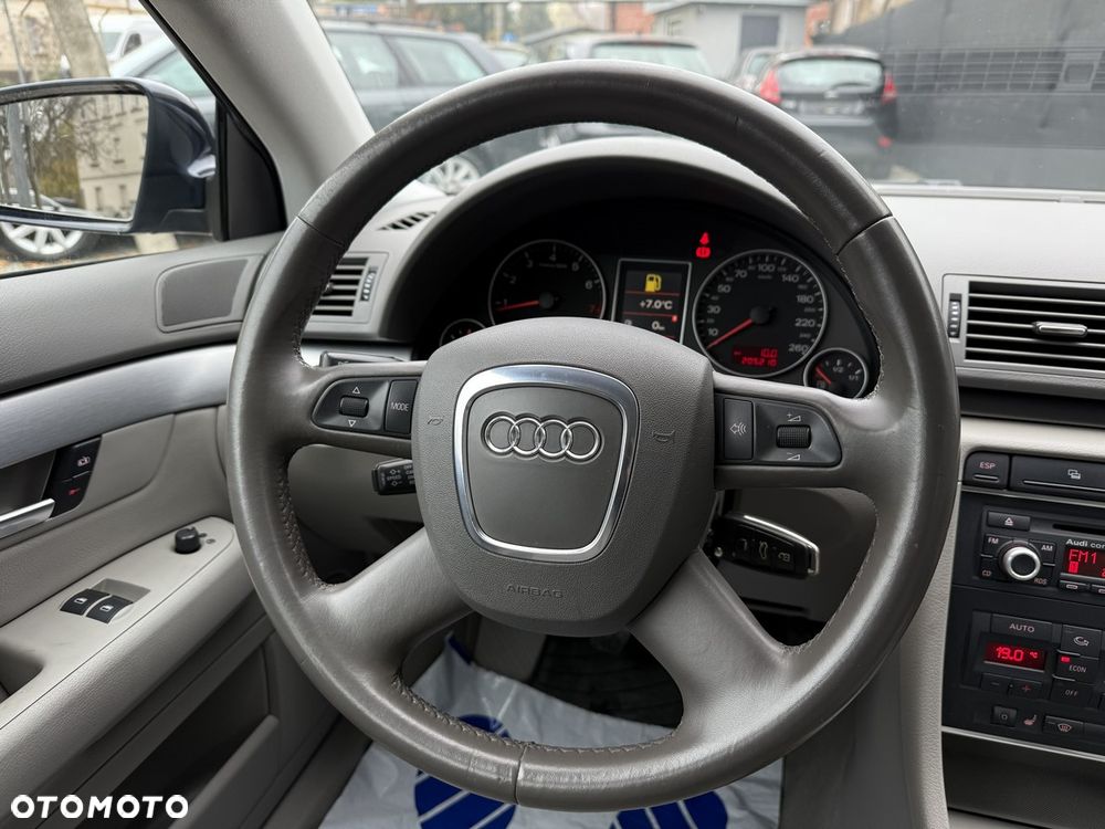 Audi A4 Avant - 22