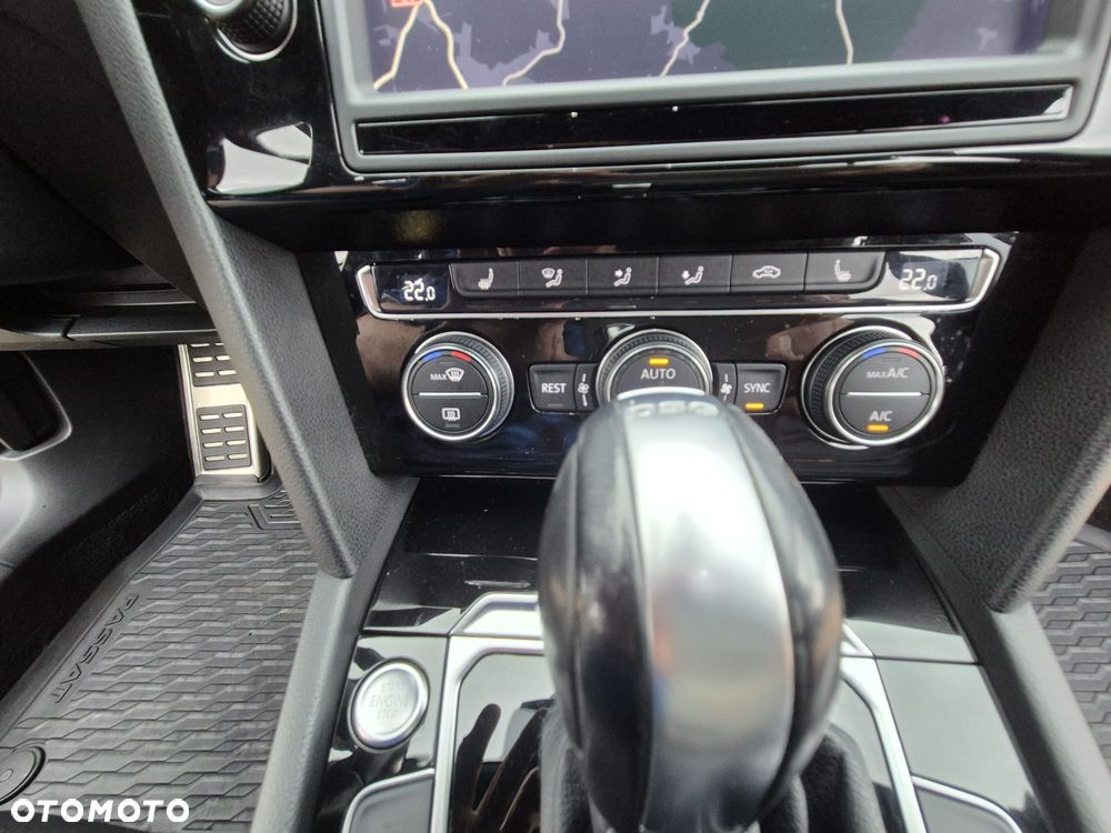 Volkswagen Passat - 17