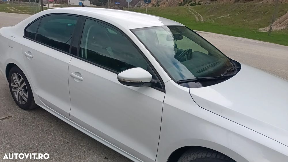 Volkswagen Jetta 2.0 TDI Comfortline - 2