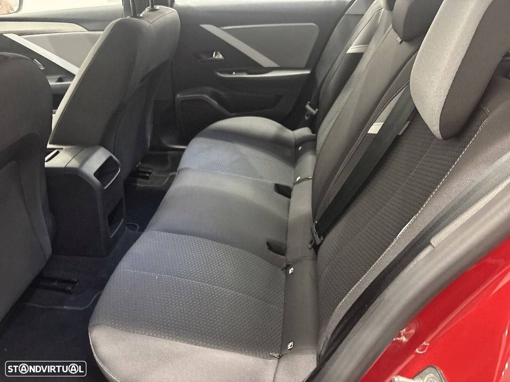 Opel Astra 1.2 T Edition - 10