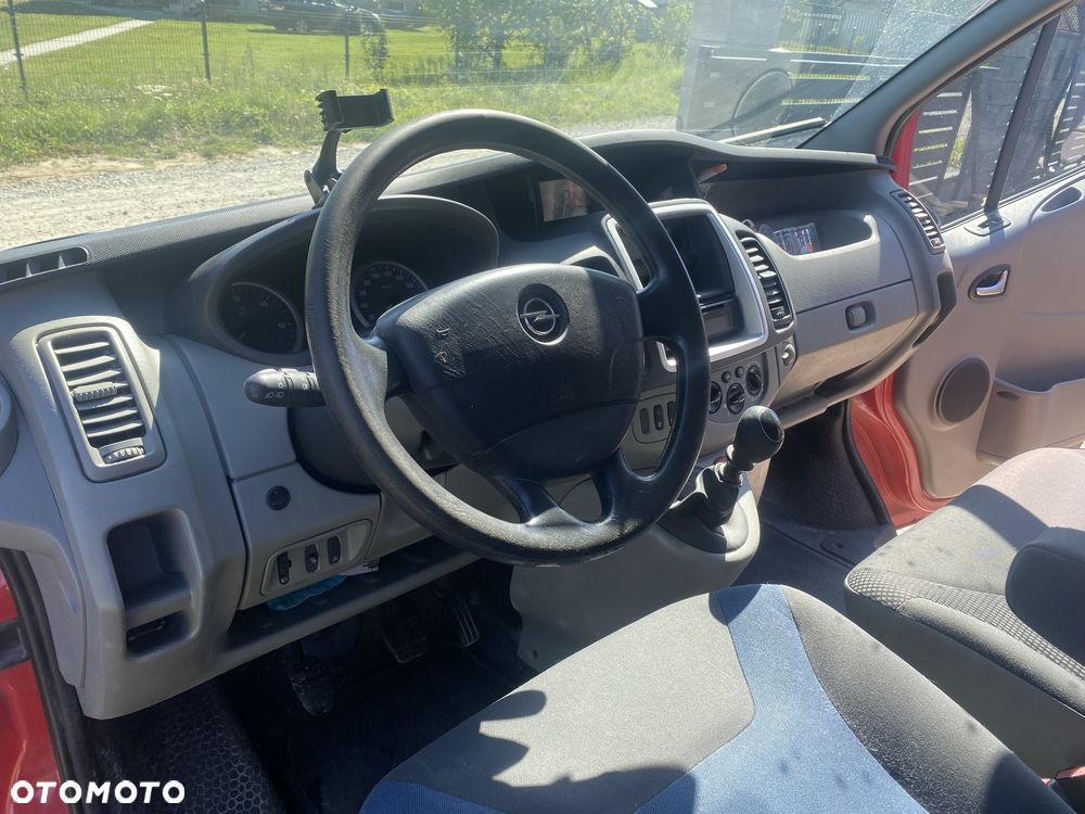 Opel Vivaro - 8