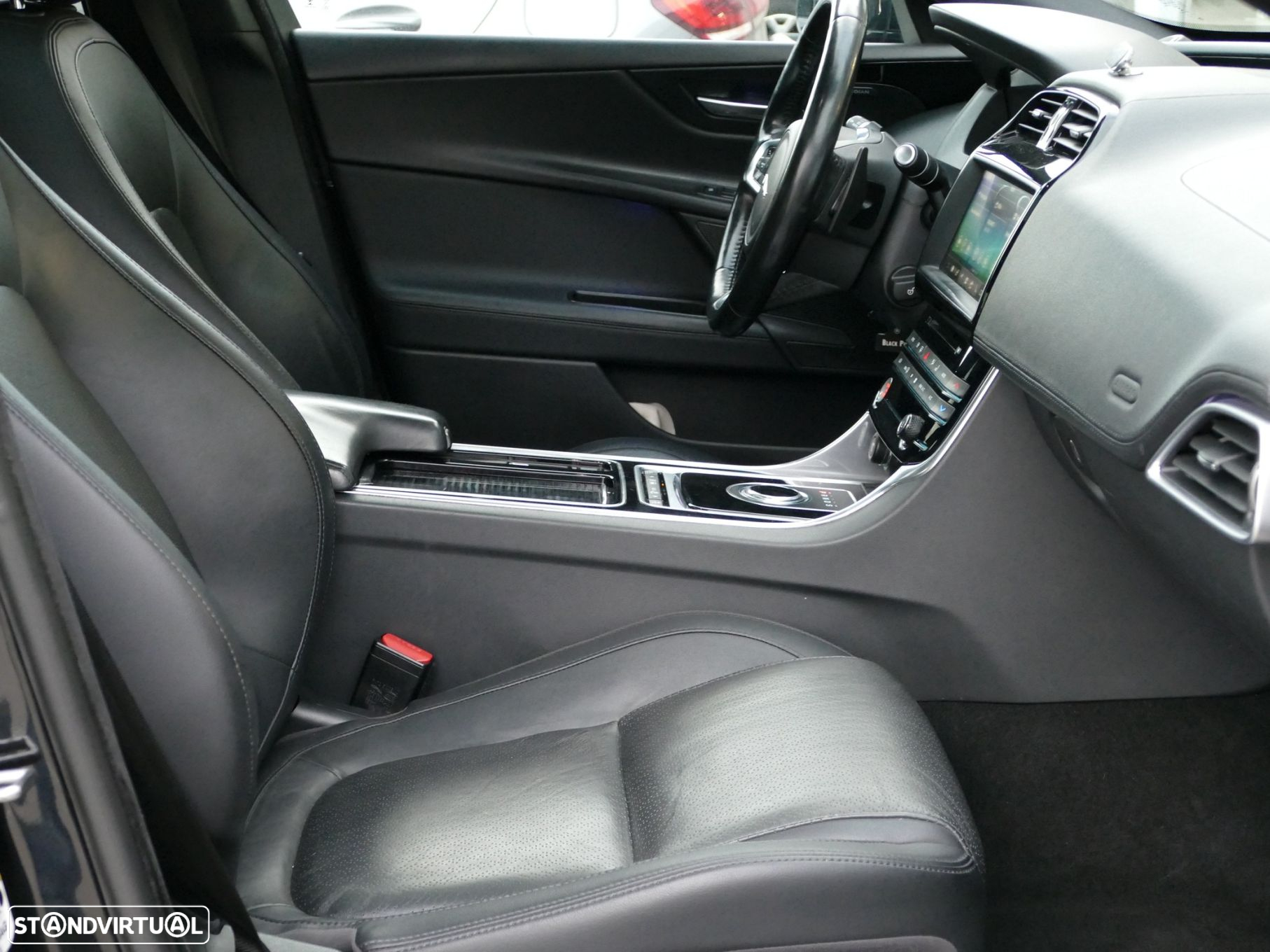 Jaguar XE 2.0 D R-Sport Aut. - 13