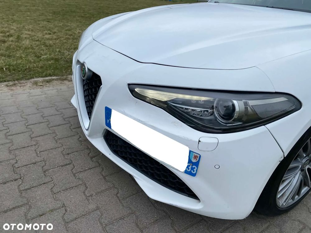 Alfa Romeo Giulia 2.2 AT8 Super - 30