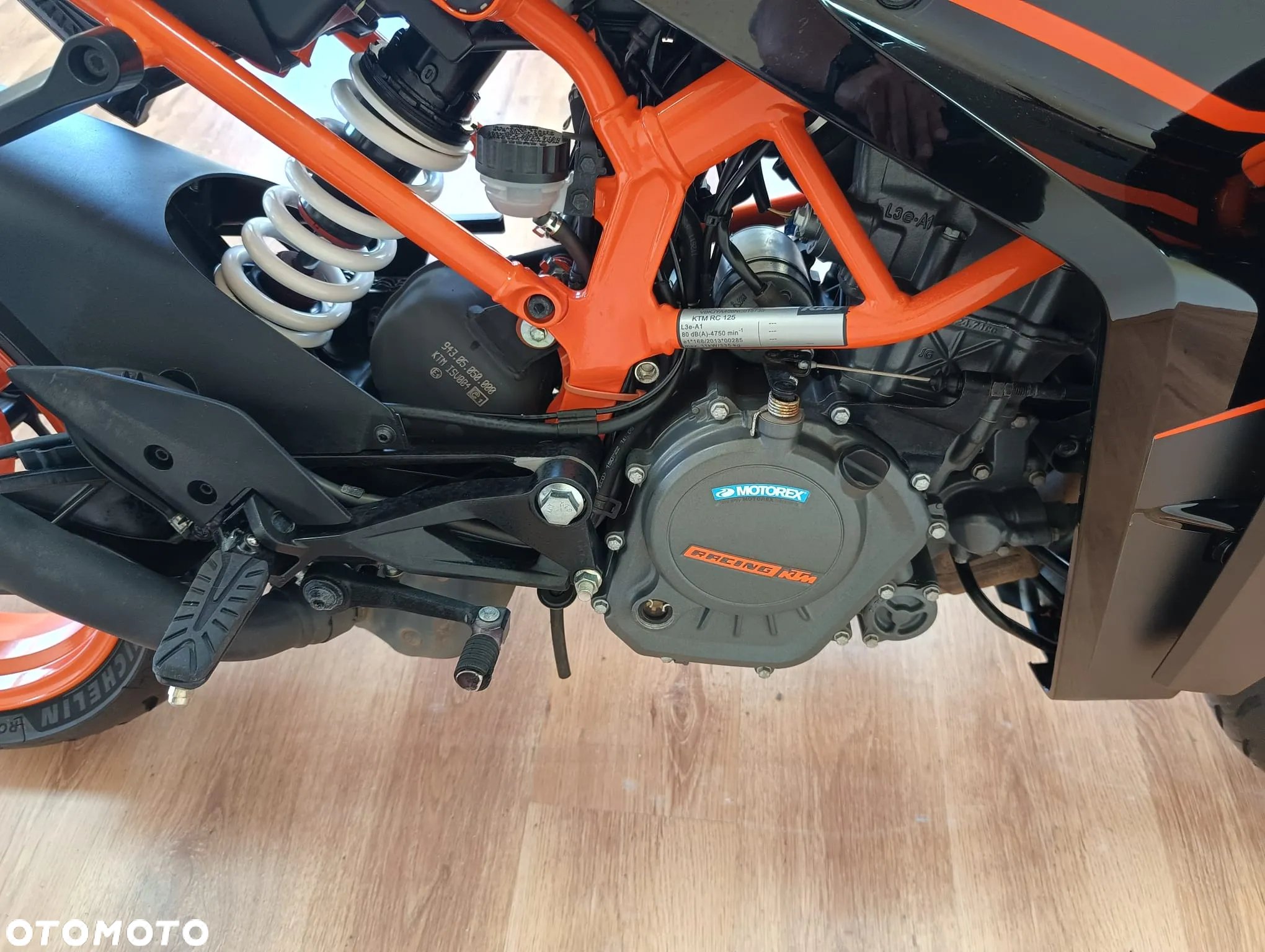 KTM RC 125 - 12