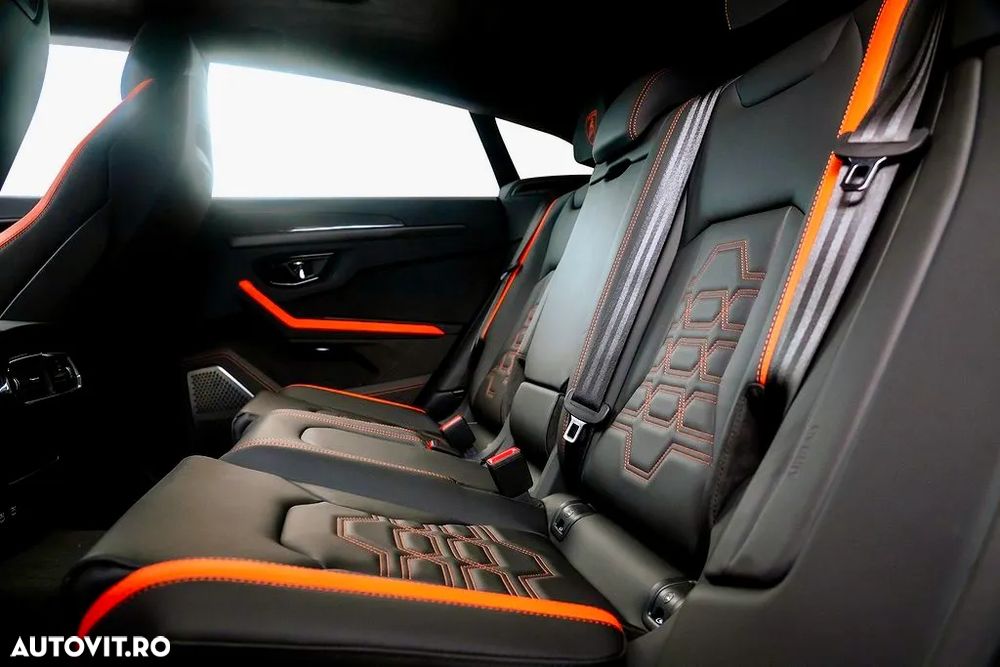 Lamborghini URUS - 10