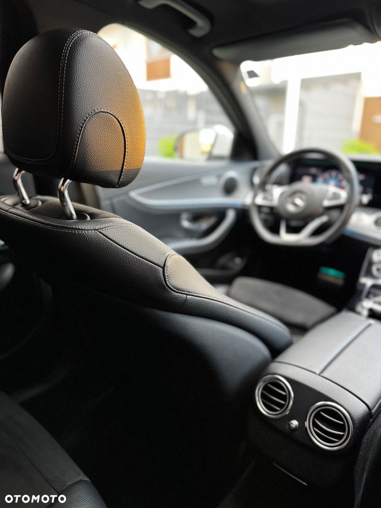 Mercedes-Benz Klasa E 220 d 4-Matic 9G-TRONIC - 19