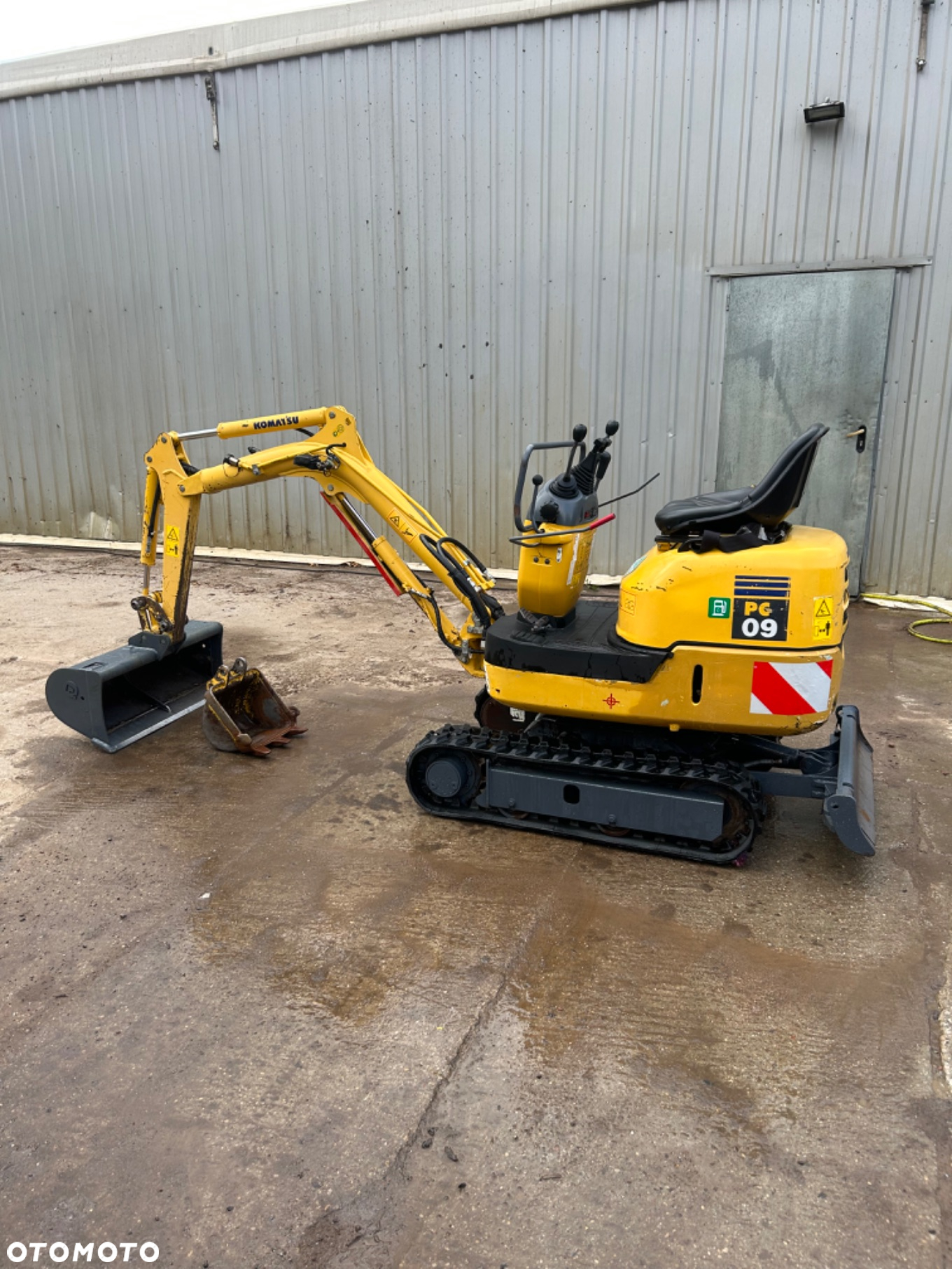 Komatsu PC09-01 - 15