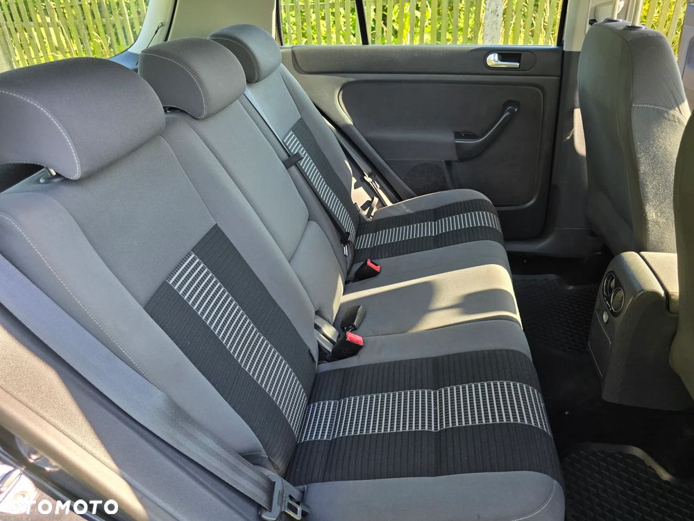 Volkswagen Golf Plus - 15
