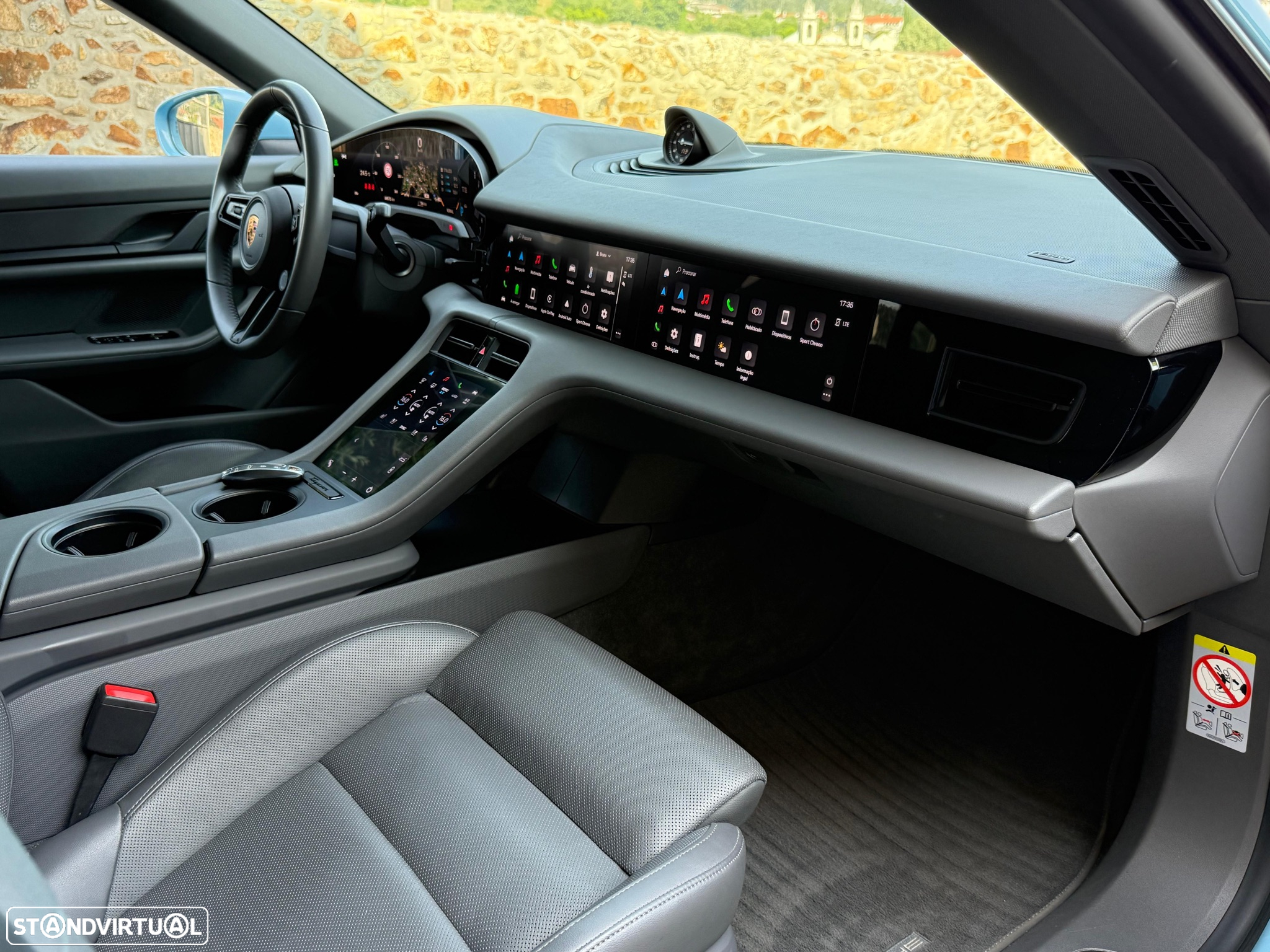 Porsche Taycan - 9