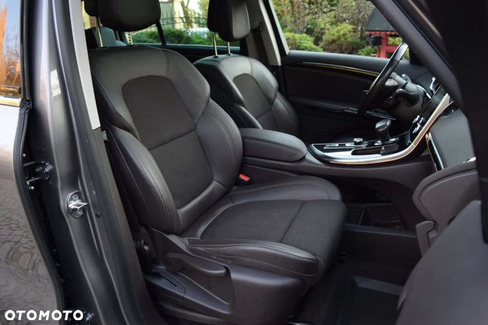 Renault Espace 1.6 dCi Energy Initiale Paris EDC - 11