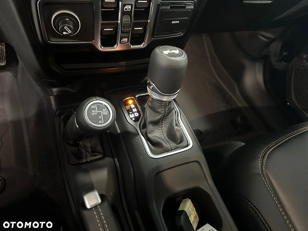 Jeep Wrangler Unlimited GME 2.0 Turbo Sahara - 15