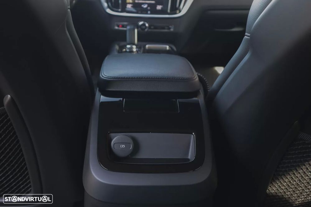 Volvo V60 2.0 T6 AWD TE R-Design - 27