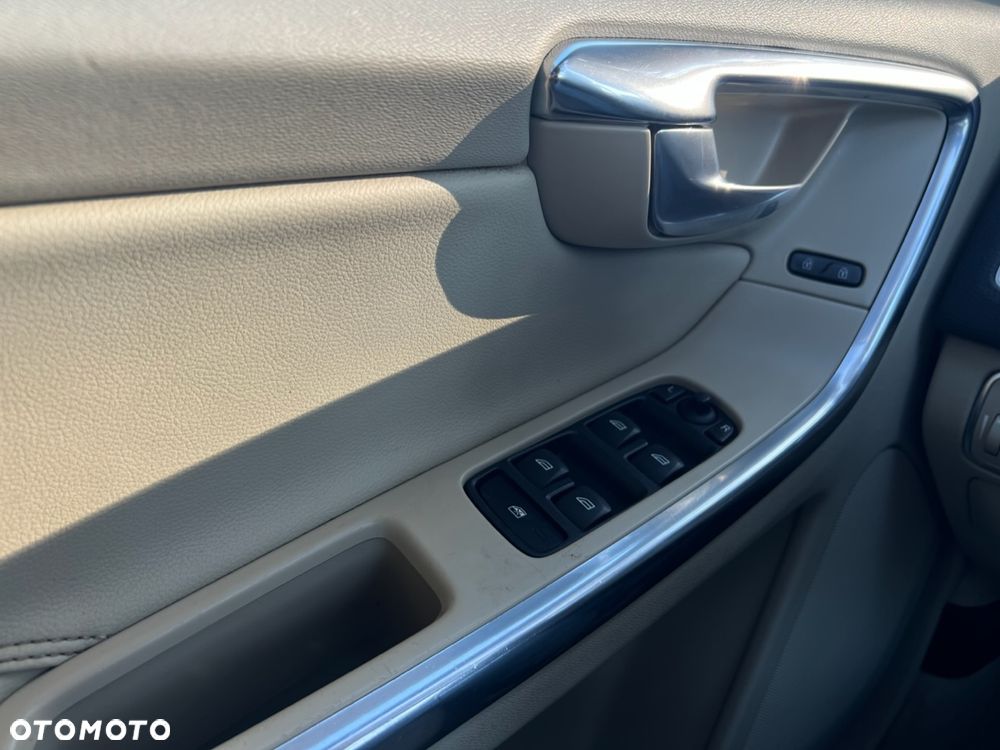 Volvo XC 60 - 22