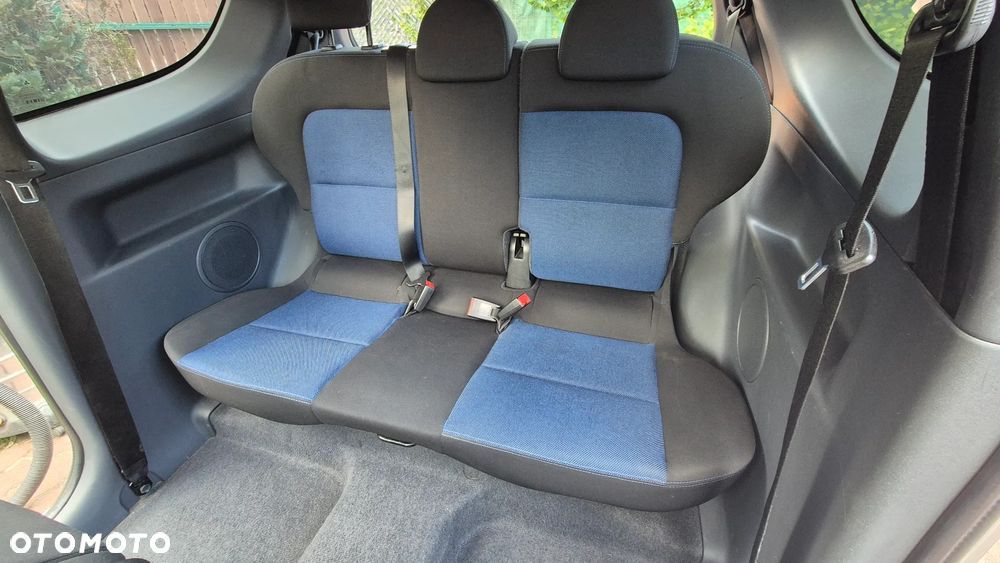 Mitsubishi Colt 1.1 Inform - 16
