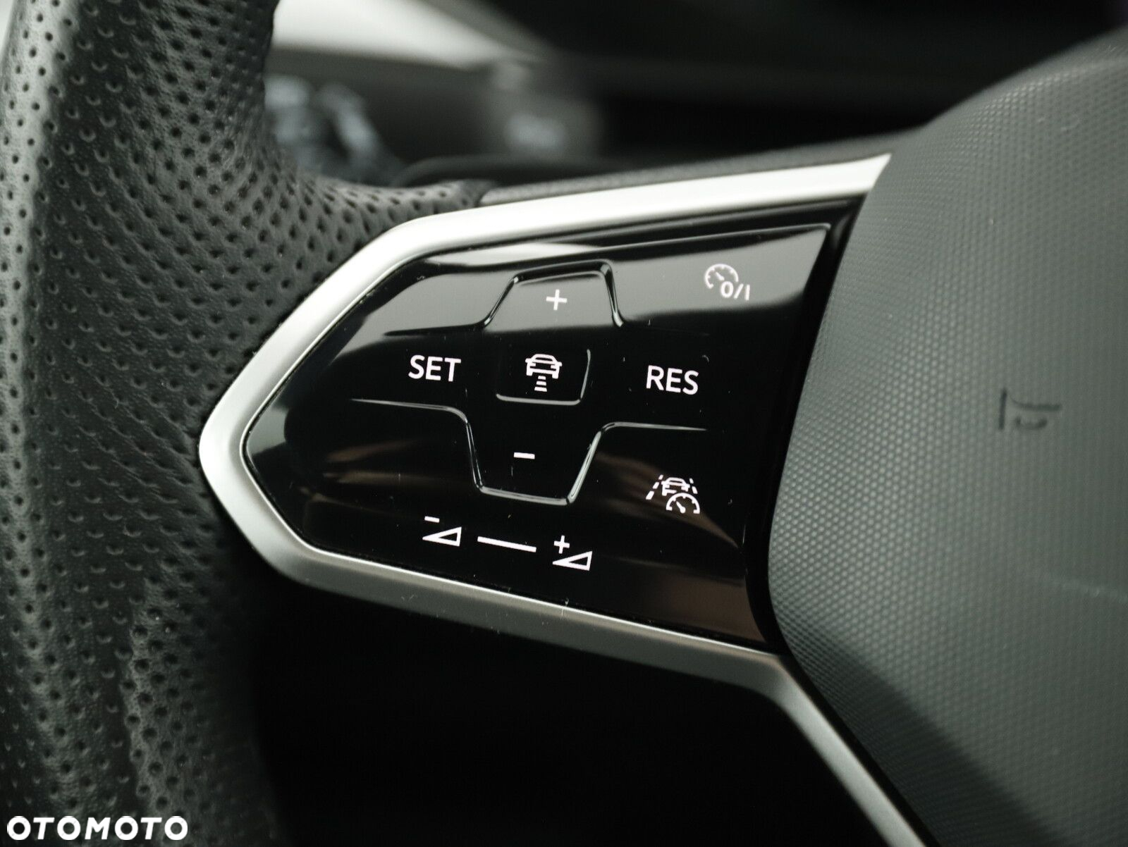 Volkswagen Arteon 2.0 TSI R-Line DSG - 25