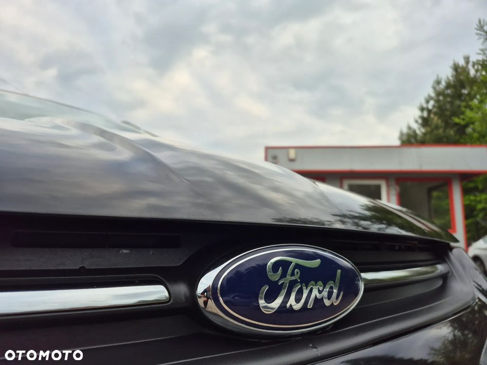 Ford Kuga 1.6 EcoBoost 2x4 Titanium - 26