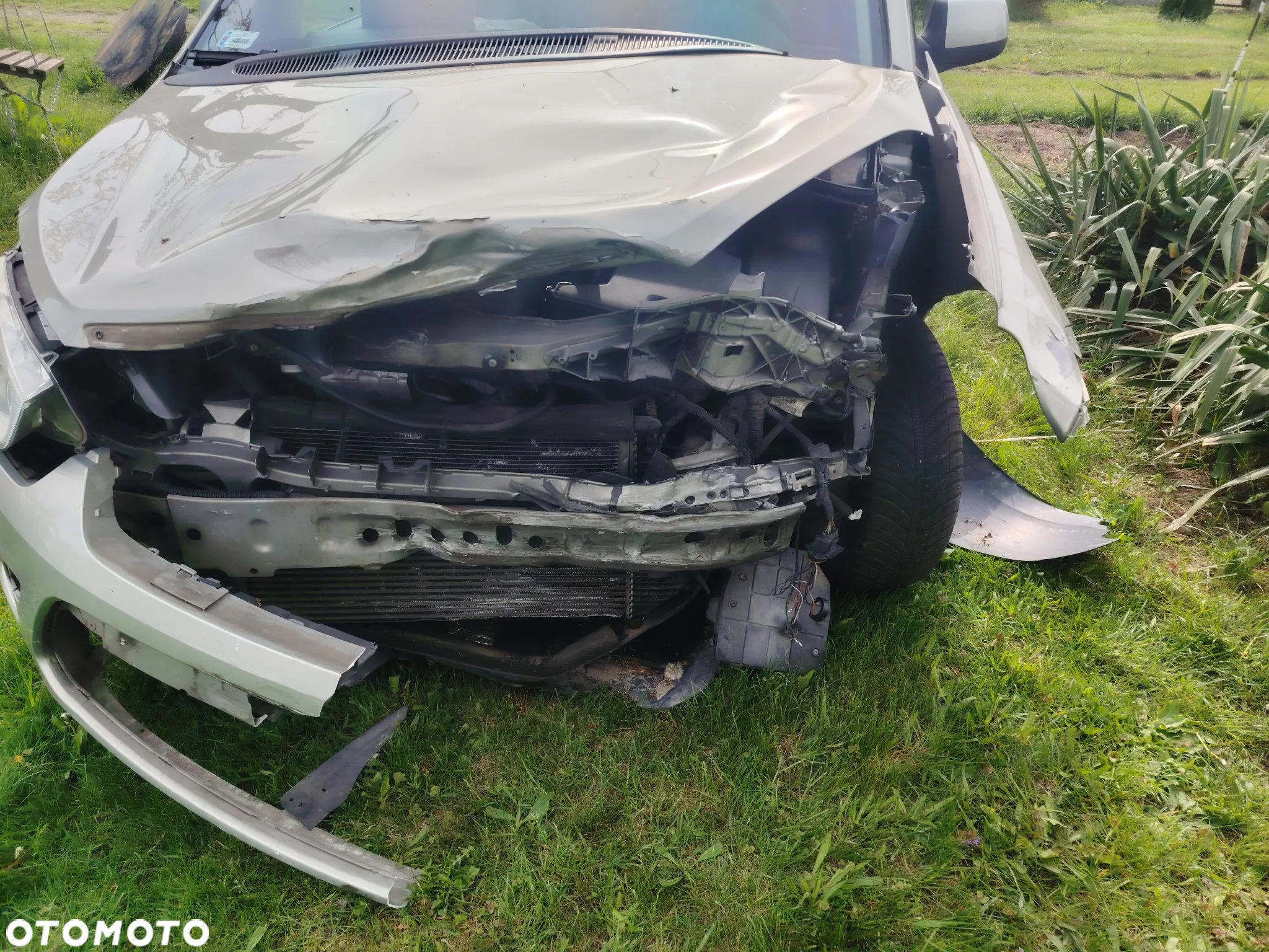 Uszkodzony Ford C-max 2009 1.6 - 7