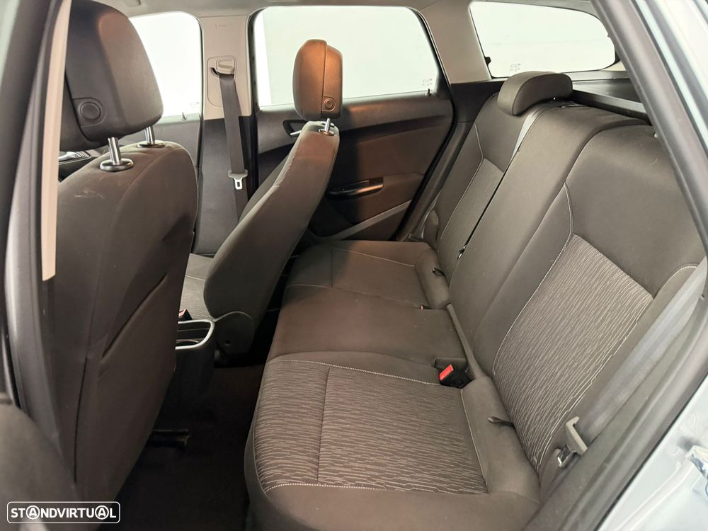 Opel Astra Sports Tourer - 10