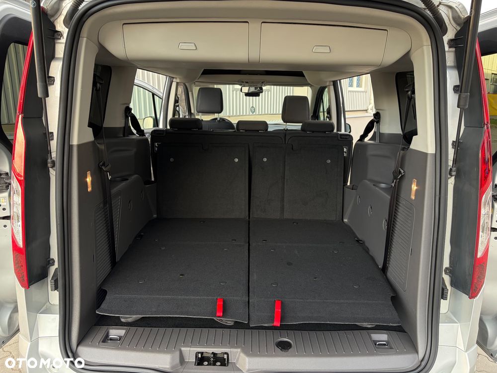 Ford Tourneo Connect Grand - 29