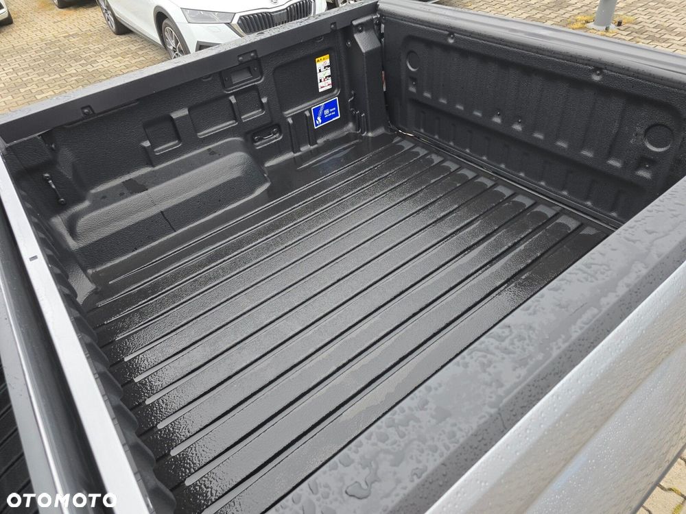 Volkswagen Amarok - 12